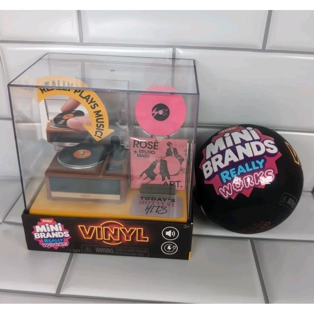 Mini Brands Really Works Vinyl Record Player + 1 Capsule Ball Zuru Retro Toy Set
